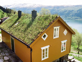 Three-Bedroom Holiday home in Nordfjordeid 3